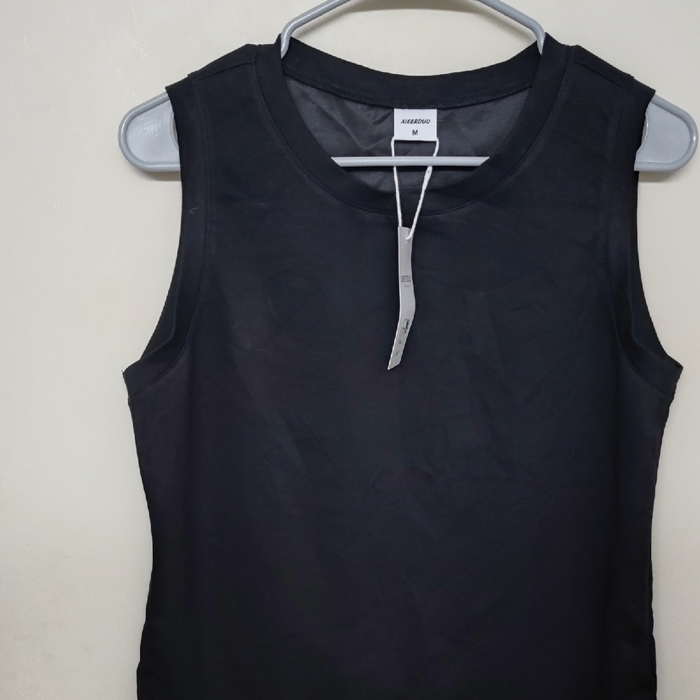 Black Sleeveless Top